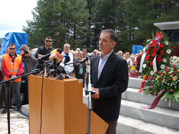 27. jul 2010. Obnovljeni spomenik u Srbu